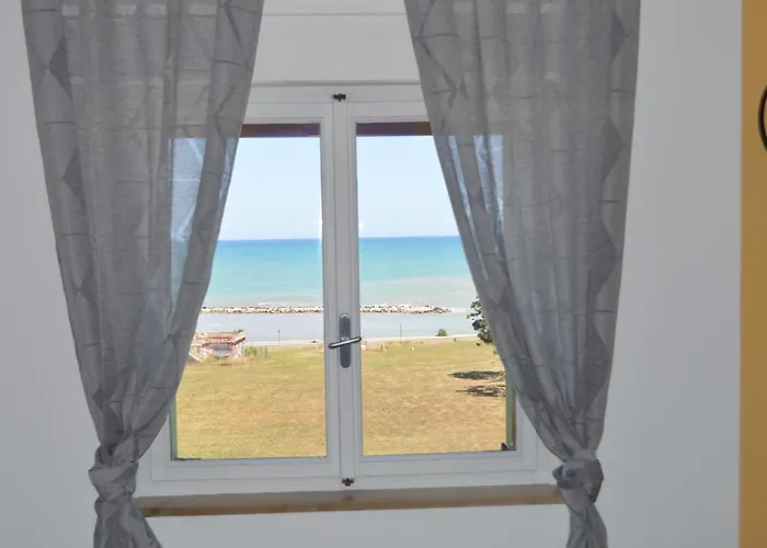 Levante Bed and Breakfast 3*