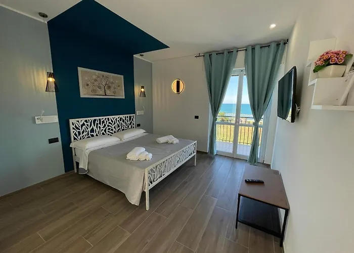 לינה וארוחת בוקר Levante טרני